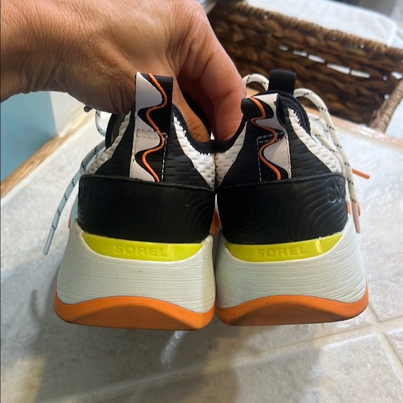 SOREL Kinetic Impact Ii Lace Sneaker :: size 8.5 :: colors-sea salt, koi - Picture 7 of 10